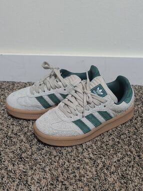 adidas Men’s Beige Suede Sneakers with Green Stripes and Gum Sole